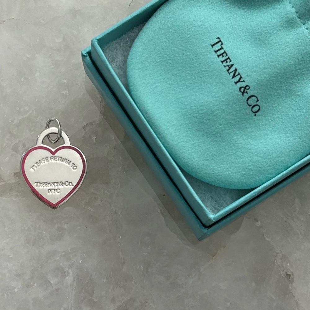 Authentic Tiffany & Co. Large 37mm Silver Heart Charm, pink enamel - Picture 13 of 14